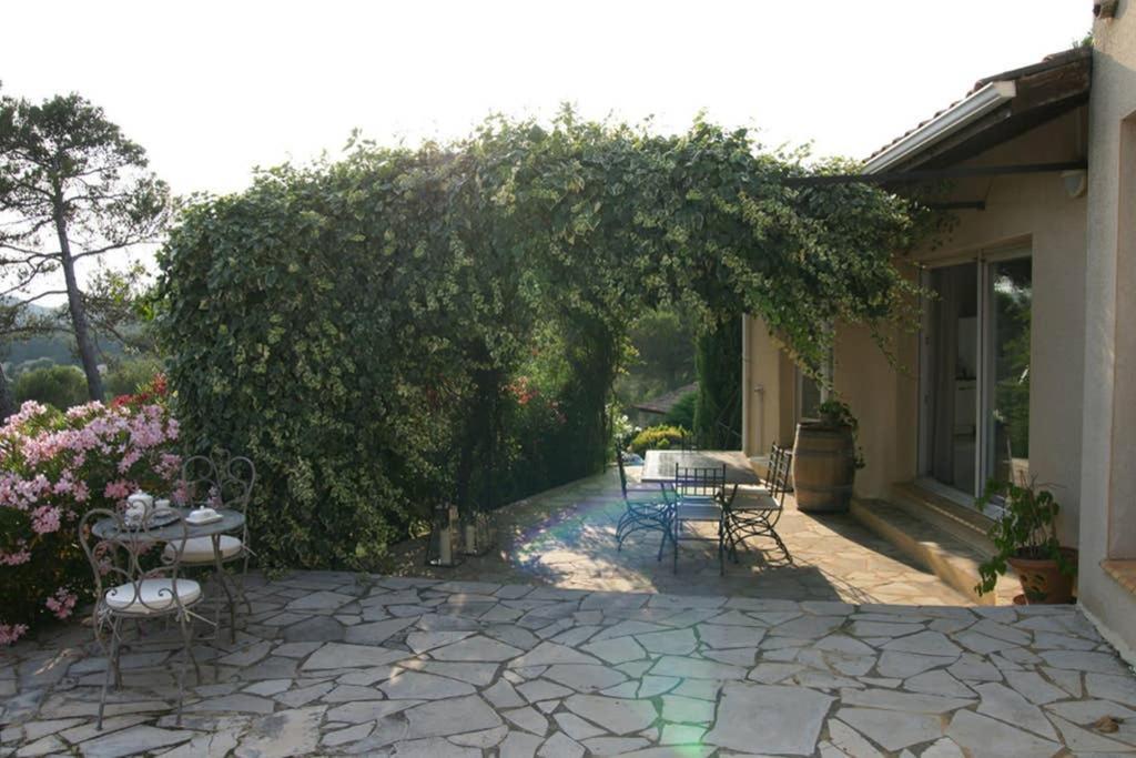 Elegante Villa De 180M3 Avec La Superbe Vue Connaux Zewnętrze zdjęcie