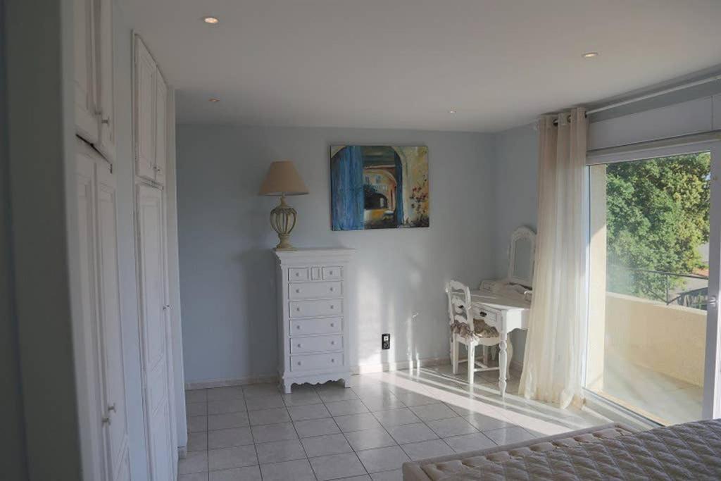 Elegante Villa De 180M3 Avec La Superbe Vue Connaux Zewnętrze zdjęcie