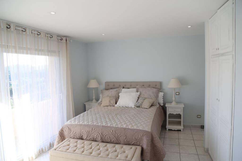 Elegante Villa De 180M3 Avec La Superbe Vue Connaux Zewnętrze zdjęcie