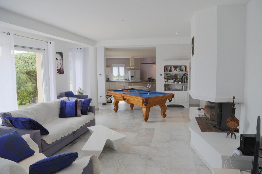 Elegante Villa De 180M3 Avec La Superbe Vue Connaux Zewnętrze zdjęcie
